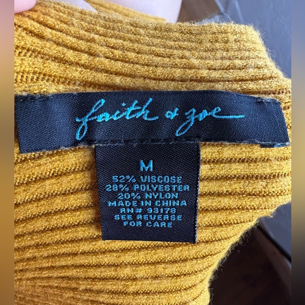 Faith & Zoe Tibi Dolman Sleeve Ribbed
Sweater Yellow batwing sz M preloved - Picture 6 of 8